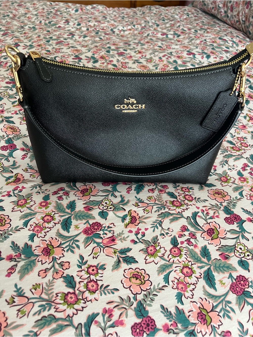 🖤Coach Black Leather Zip-Top Shoulder Bag